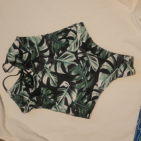 One piece swimsuit - Picture 5 of 7